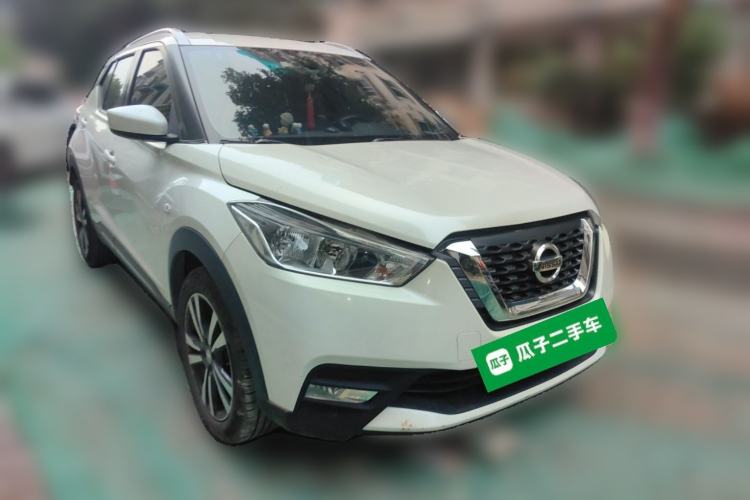 Used Nissan Kicks 2017 1.5L CVT Cool Enjoy Edition Front Right 45 Deg