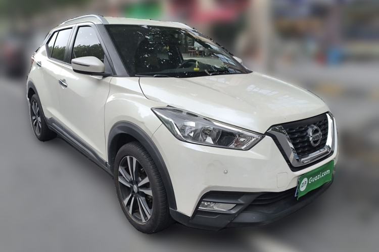 Used Nissan Kicks 2017 1.5L CVT Smart Drive Edition Front Right 45 Deg