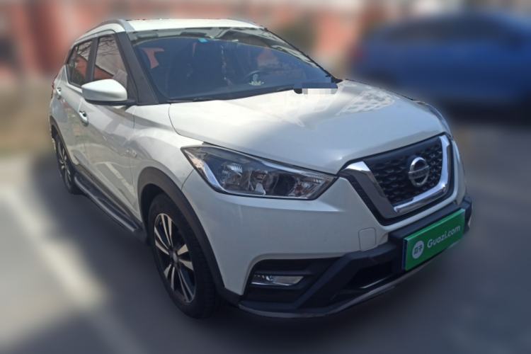 Used Nissan Kicks 2017 1.5L CVT Cool Enjoy Edition Front Right 45 Deg