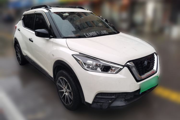 Used Nissan Kicks 2017 1.5L Manual Cool Dynamic Edition Front Right 45 Deg
