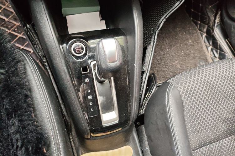 Used Nissan Kicks 2017 1.5L CVT Smart Drive Edition Gear Lever