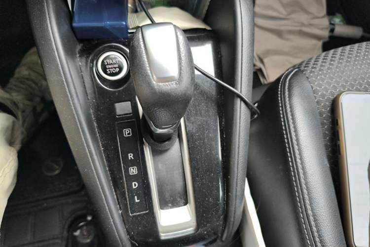 Used Nissan Kicks 2017 1.5L CVT Smart Drive Edition Gear Lever