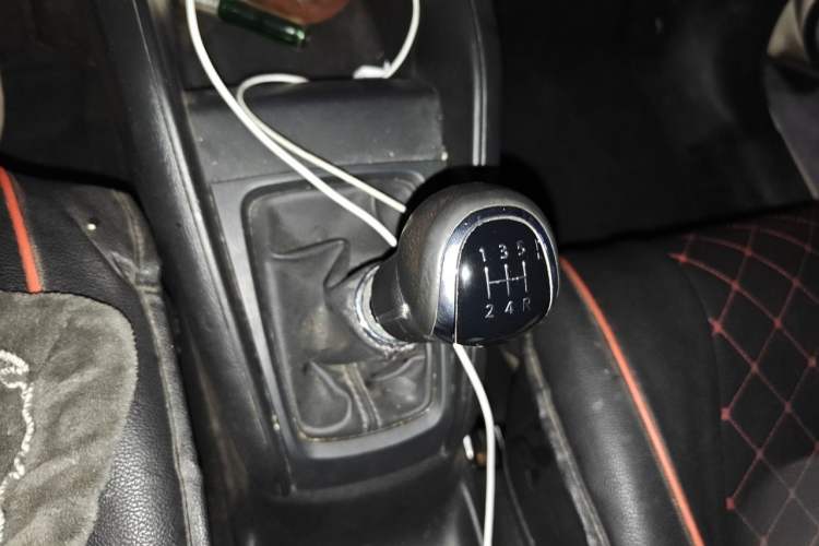 Used Nissan Kicks 2017 1.5L Manual Cool Dynamic Edition Gear Lever