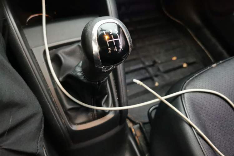 Used Nissan Kicks 2017 1.5L Manual Cool Dynamic Edition Gear Lever
