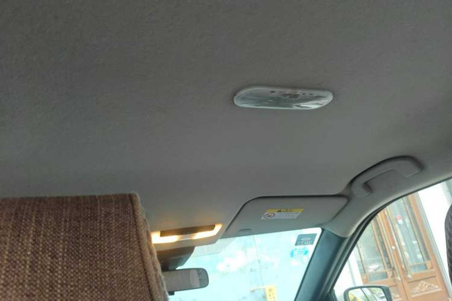 Used Nissan Kicks 2017 1.5L CVT Smart Drive Edition Headliner