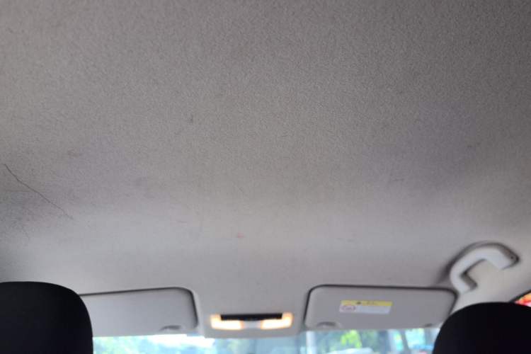 Used Nissan Kicks 2017 1.5L CVT Cool Enjoy Edition Headliner