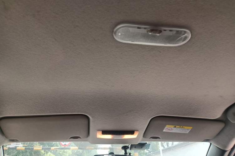 Used Nissan Kicks 2017 1.5L CVT Smart Drive Edition Headliner