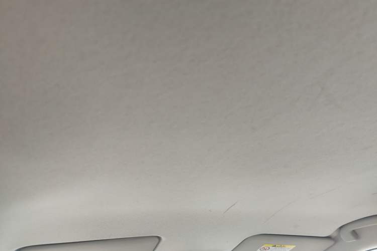 Used Nissan Kicks 2017 1.5L CVT Cool Enjoy Edition Headliner