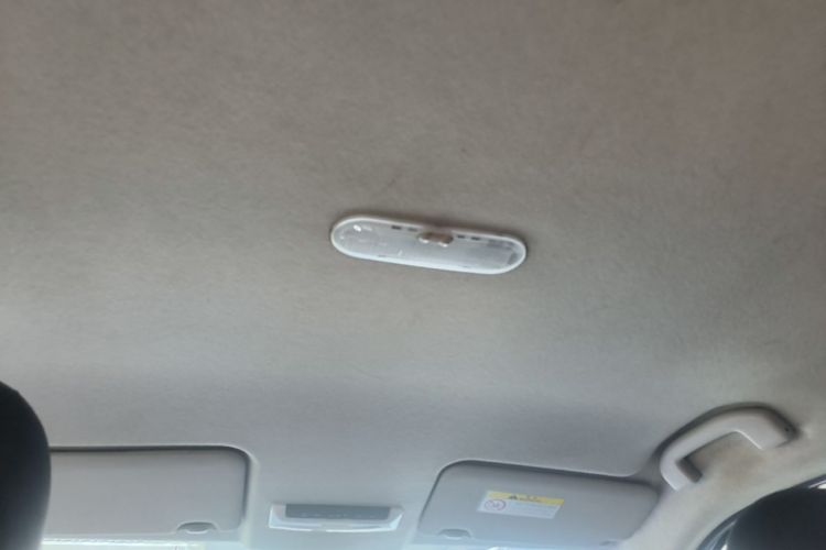 Used Nissan Kicks 2017 1.5L CVT Smart Drive Edition Headliner