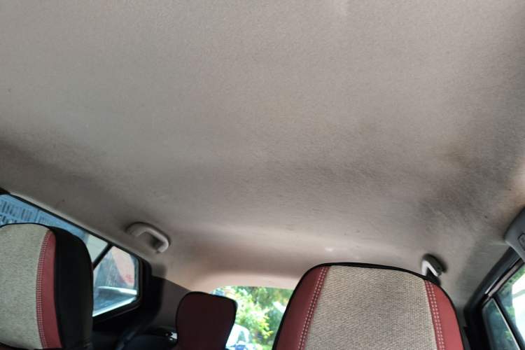 Used Nissan Kicks 2017 1.5L CVT Cool Enjoy Edition Headliner