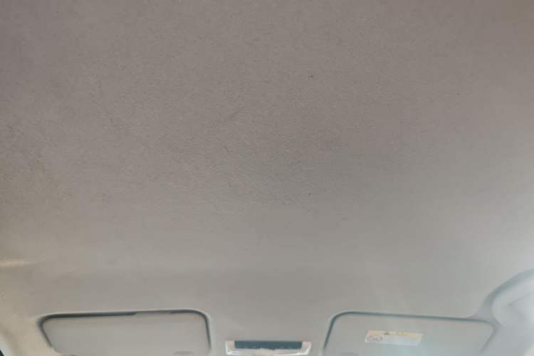 Used Nissan Kicks 2017 1.5L CVT Cool Enjoy Edition Headliner