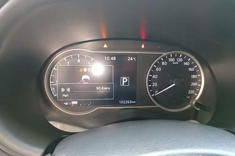 Used Nissan Kicks 2017 1.5L CVT Smart Drive Edition Instrument Cluster