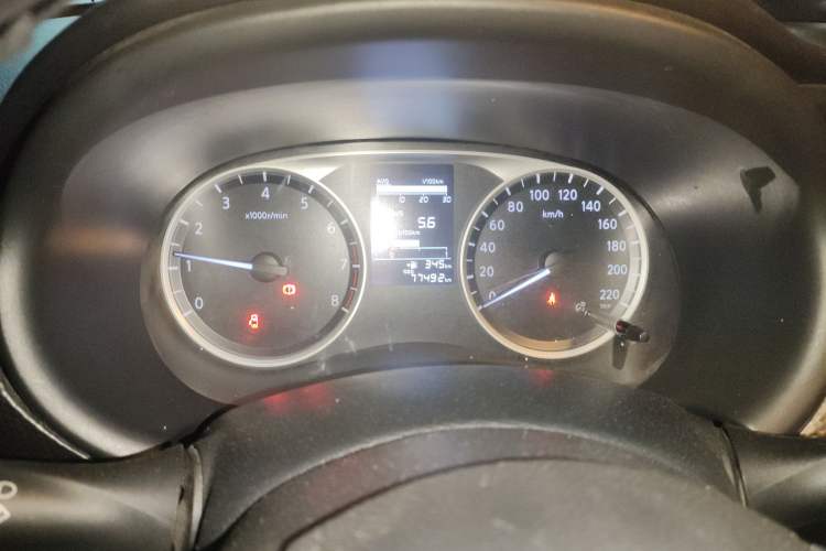 Used Nissan Kicks 2017 1.5L Manual Cool Dynamic Edition Instrument Cluster