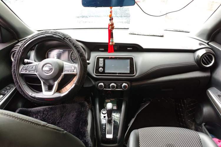 Used Nissan Kicks 2017 1.5L CVT Smart Drive Edition Interior 2