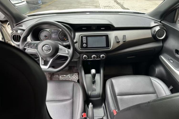 Used Nissan Kicks 2017 1.5L CVT Cool Enjoy Edition Interior 3