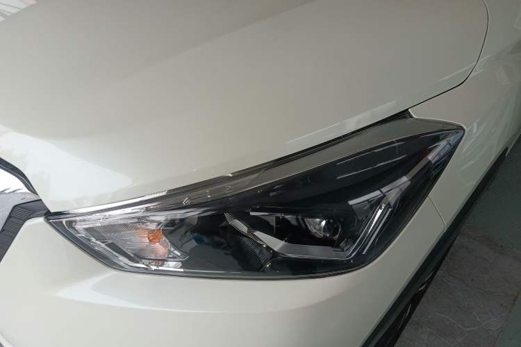 Used Nissan Kicks 2017 1.5L CVT Smart Edition Left Front Headlight
