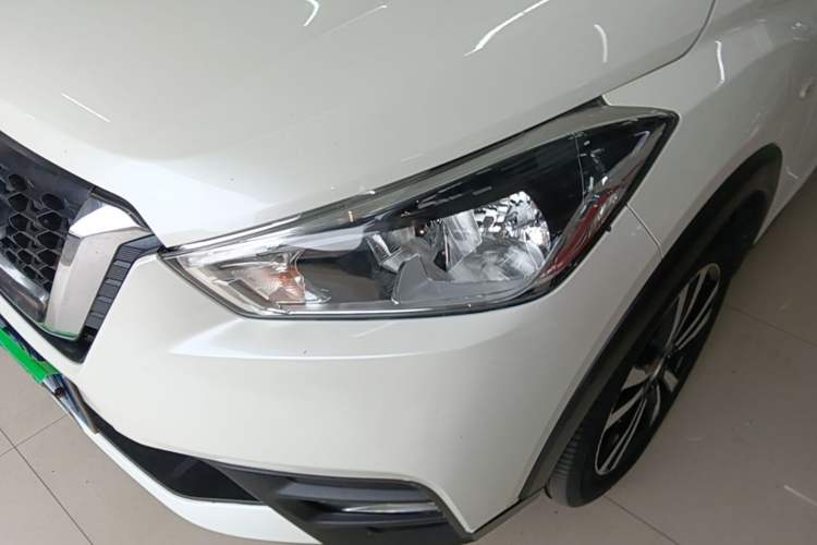 Used Nissan Kicks 2017 1.5L CVT Cool Enjoy Edition Left Front Headlight