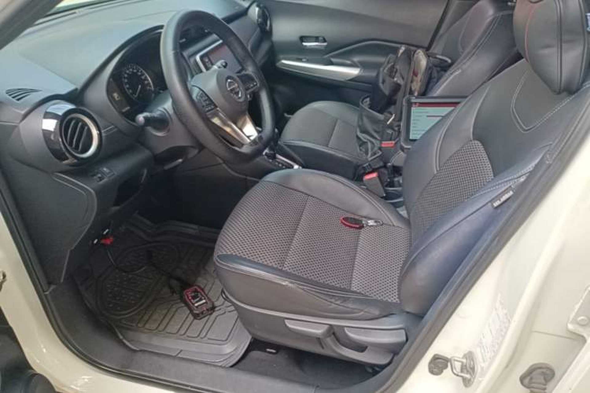 Used Nissan Kicks 2017 1.5L CVT Smart Drive Edition Left Front Seat
