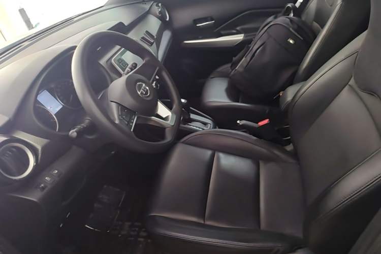 Used Nissan Kicks 2017 1.5L CVT Cool Enjoy Edition Left Front Seat