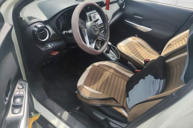 Used Nissan Kicks 2017 1.5L CVT Cool Enjoy Edition Left Front Seat