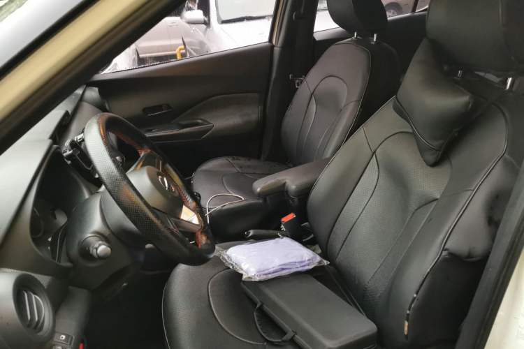 Used Nissan Kicks 2017 1.5L Manual Cool Dynamic Edition Left Front Seat