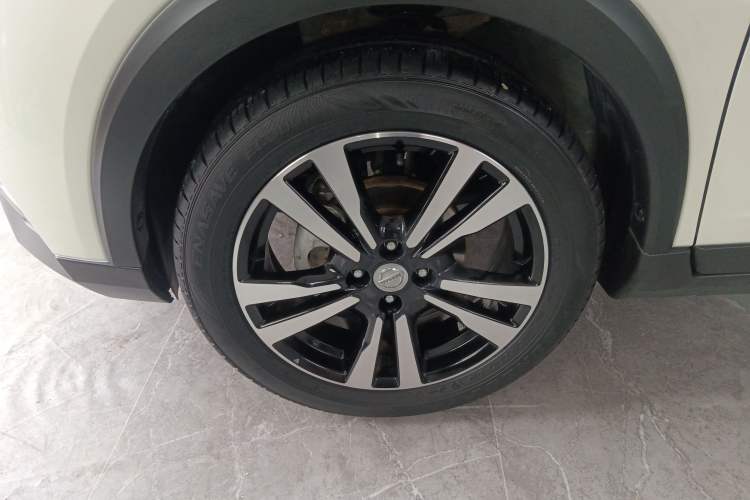 Used Nissan Kicks 2017 1.5L CVT Smart Edition Left Front Wheel Hub