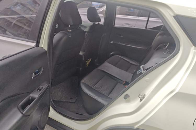 Used Nissan Kicks 2017 1.5L CVT Smart Drive Edition Left Rear Seat