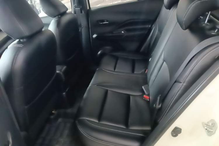 Used Nissan Kicks 2017 1.5L CVT Cool Enjoy Edition Left Rear Seat