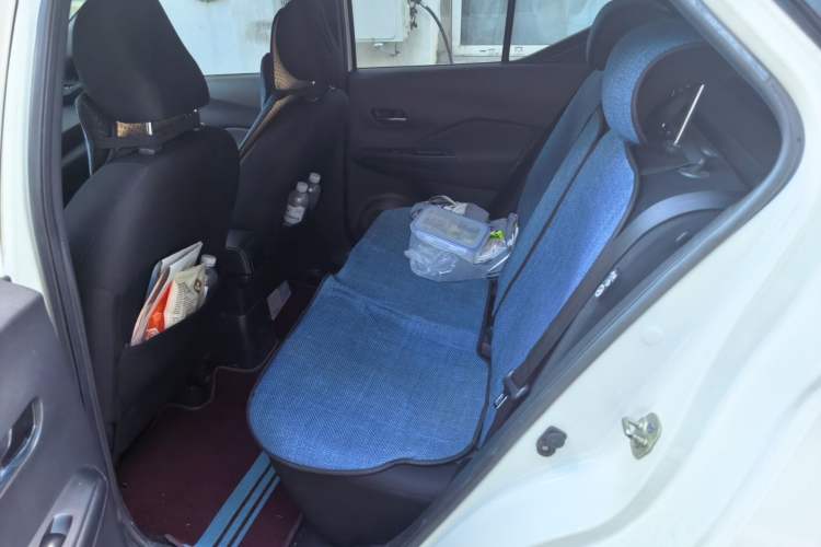Used Nissan Kicks 2017 1.5L CVT Cool Enjoy Edition Left Rear Seat