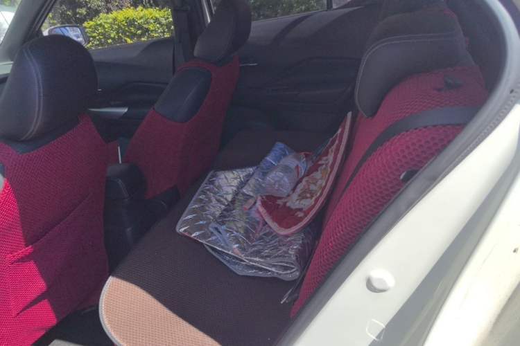 Used Nissan Kicks 2017 1.5L CVT Smart Drive Edition Left Rear Seat