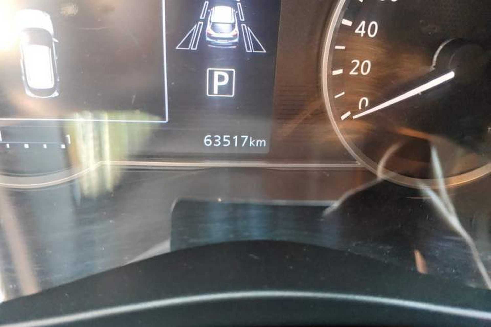 Used Nissan Kicks 2017 1.5L CVT Smart Drive Edition Odometer Close Up