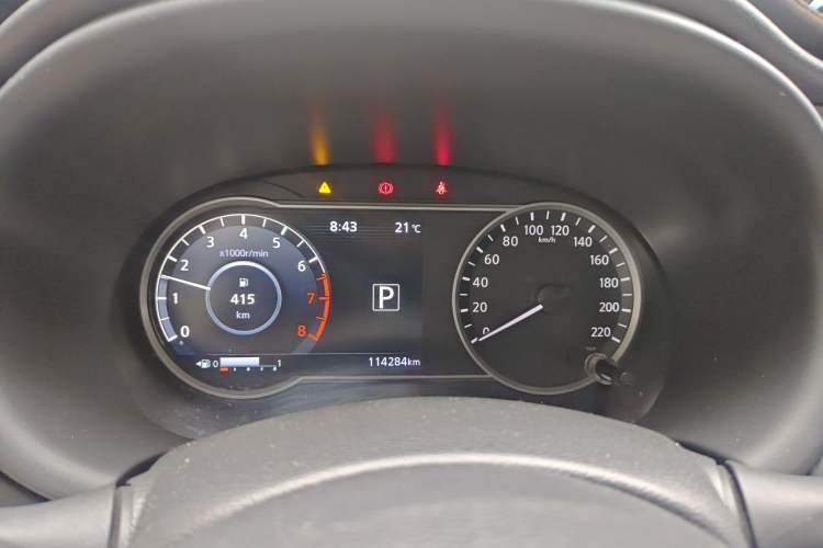 Used Nissan Kicks 2017 1.5L CVT Smart Drive Edition Odometer Close Up