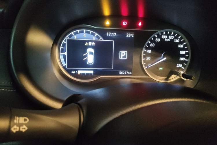 Used Nissan Kicks 2017 1.5L CVT Smart Drive Edition Odometer Close Up
