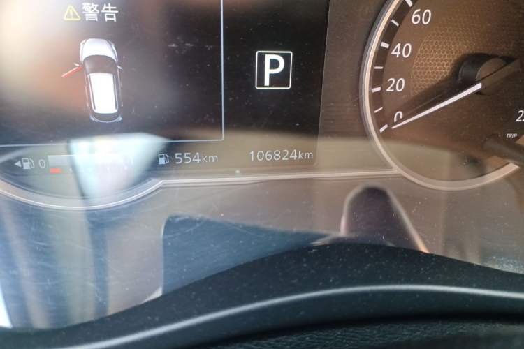 Used Nissan Kicks 2017 1.5L CVT Smart Drive Edition Odometer Close Up
