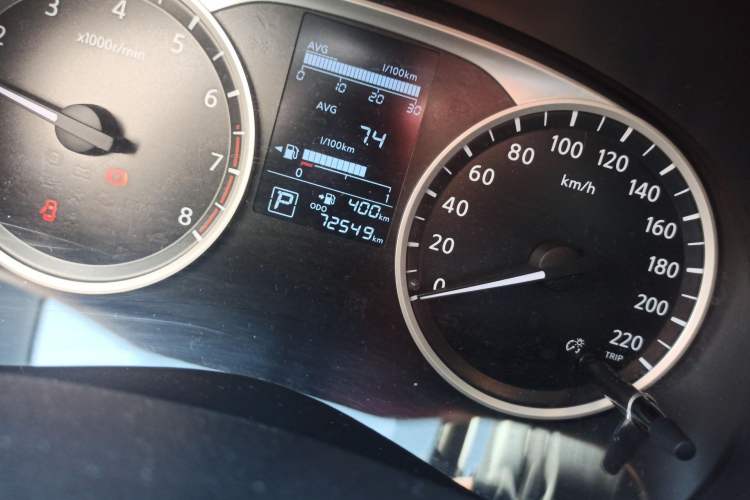 Used Nissan Kicks 2017 1.5L CVT Cool Enjoy Edition Odometer Close Up