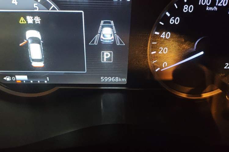 Used Nissan Kicks 2017 1.5L CVT Smart Edition Odometer Close Up