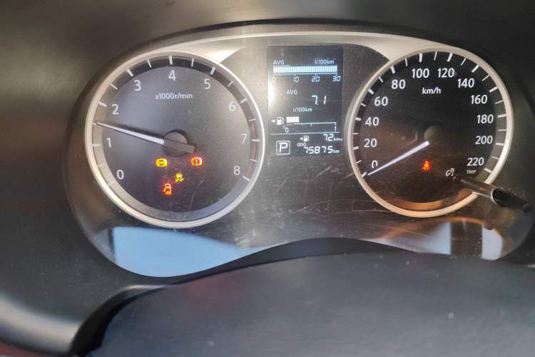 Used Nissan Kicks 2017 1.5L CVT Cool Enjoy Edition Odometer Close Up