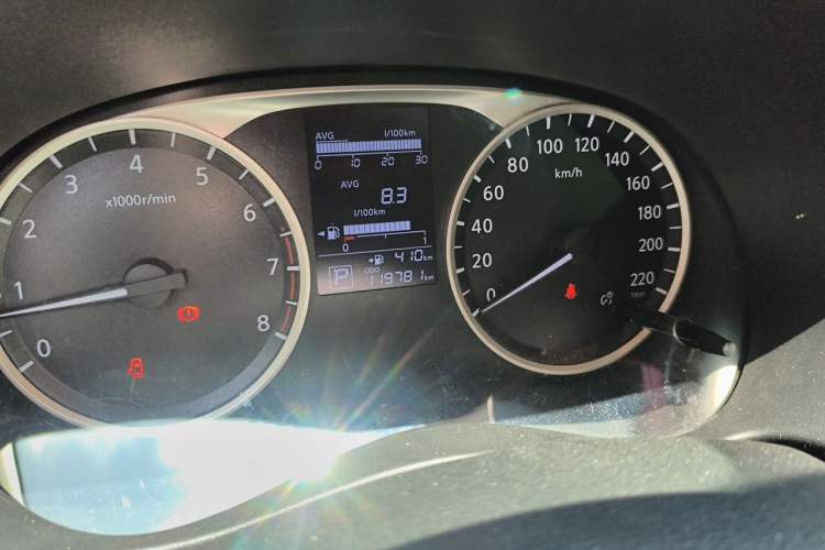 Used Nissan Kicks 2017 1.5L CVT Cool Enjoy Edition Odometer Close Up