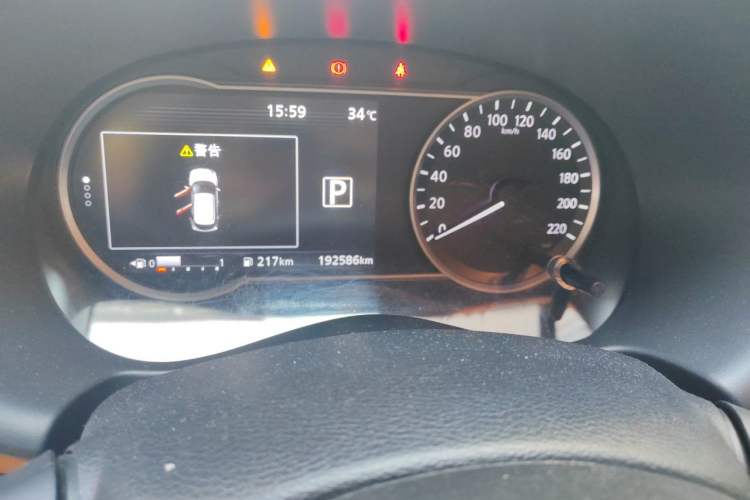 Used Nissan Kicks 2017 1.5L CVT Smart Drive Edition Odometer Close Up