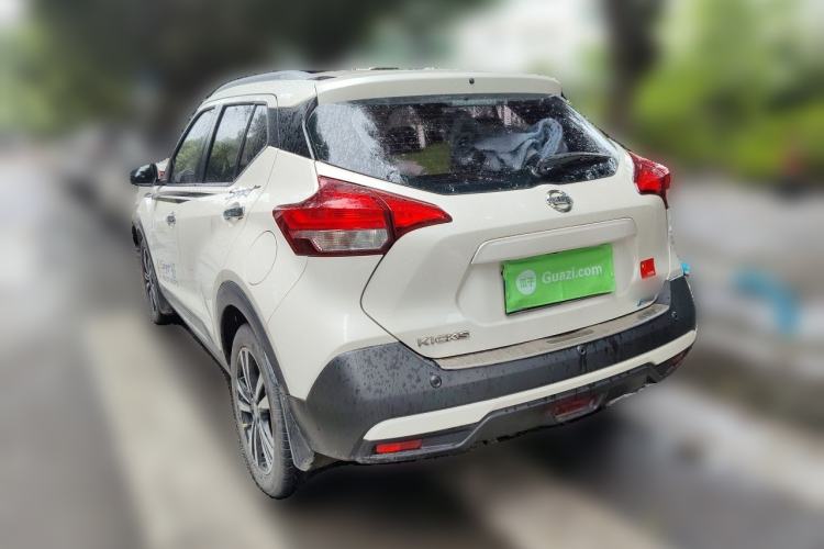 Used Nissan Kicks 2017 1.5L CVT Smart Drive Edition Rear Left 45 Deg