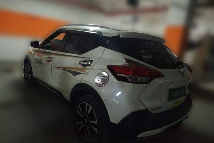 Used Nissan Kicks 2017 1.5L CVT Smart Edition Rear Left 45 Deg