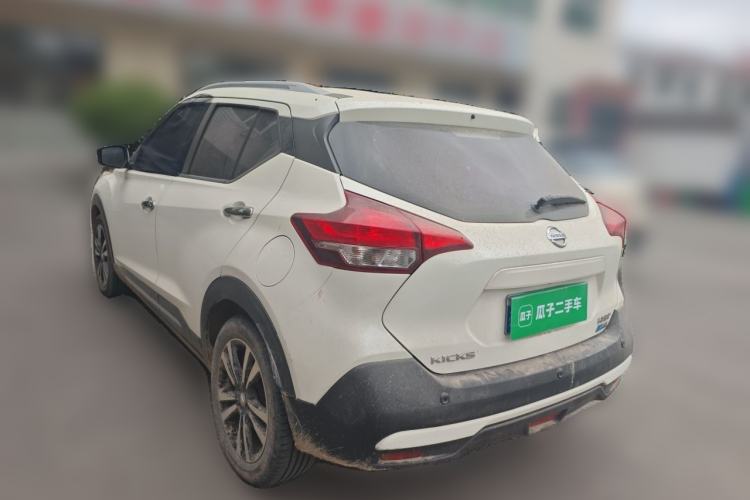 Used Nissan Kicks 2017 1.5L CVT Smart Drive Edition Rear Left 45 Deg