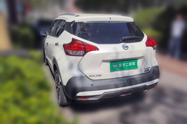 Used Nissan Kicks 2017 1.5L CVT Smart Drive Edition Rear Left 45 Deg
