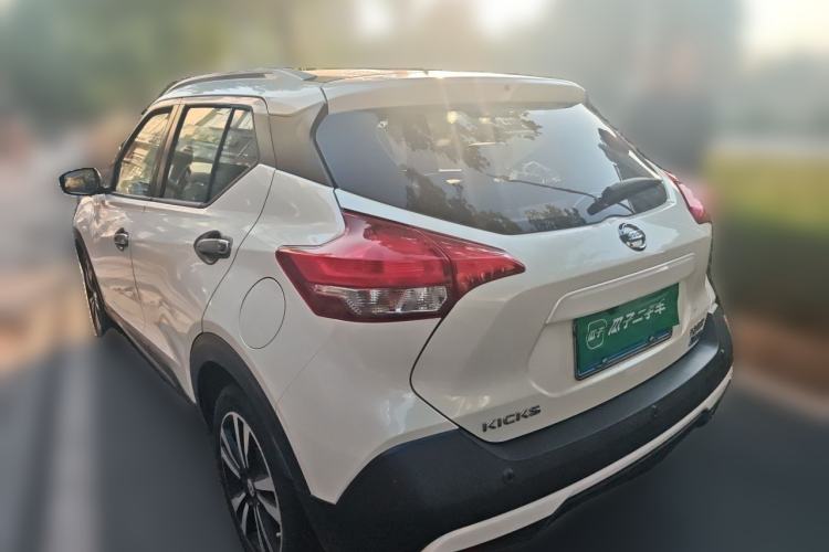 Used Nissan Kicks 2017 1.5L CVT Cool Enjoy Edition Rear Left 45 Deg
