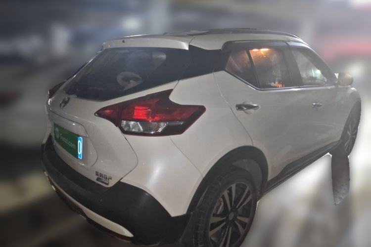 Used Nissan Kicks 2017 1.5L CVT Smart Drive Edition Rear Right 45 Deg