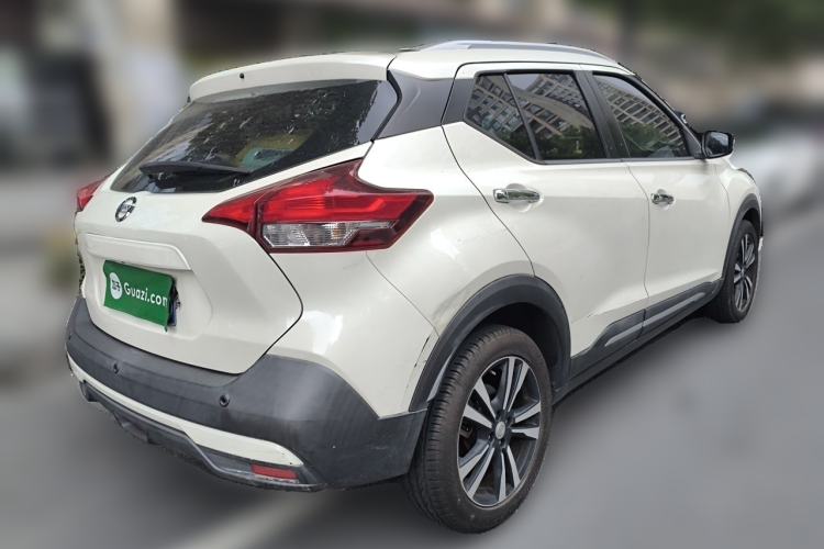 Used Nissan Kicks 2017 1.5L CVT Smart Drive Edition Rear Right 45 Deg