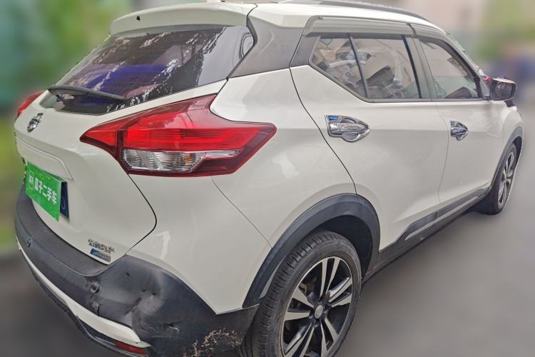 Used Nissan Kicks 2017 1.5L CVT Smart Drive Edition Rear Right 45 Deg
