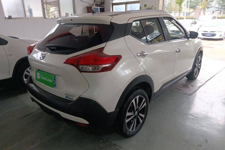 Used Nissan Kicks 2017 1.5L CVT Smart Edition Rear Right 45 Deg