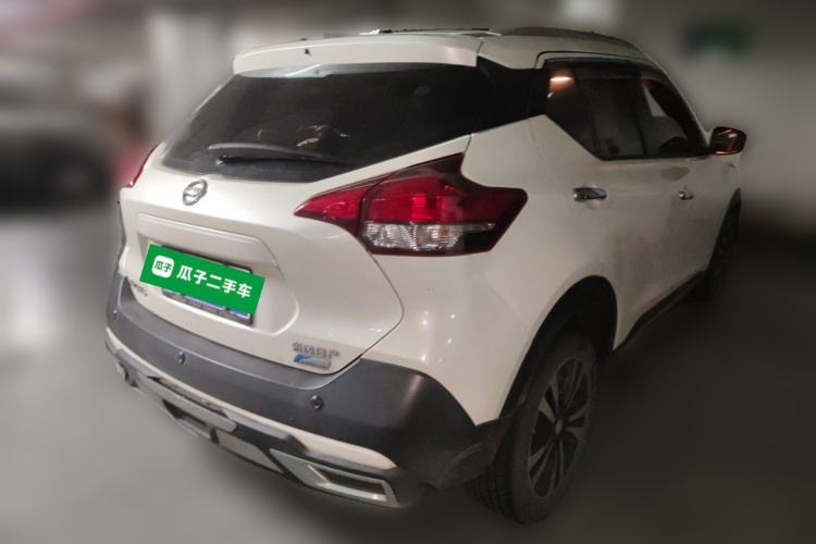 Used Nissan Kicks 2017 1.5L CVT Smart Drive Edition Rear Right 45 Deg