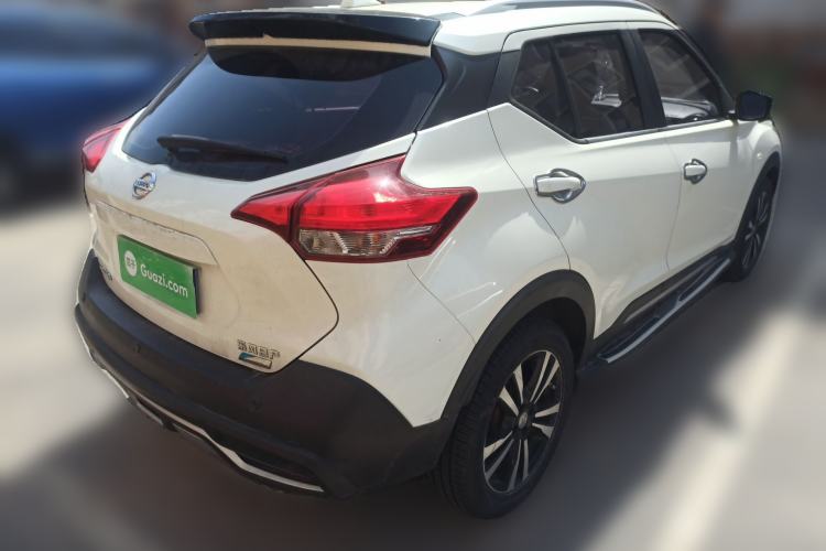 Used Nissan Kicks 2017 1.5L CVT Cool Enjoy Edition Rear Right 45 Deg